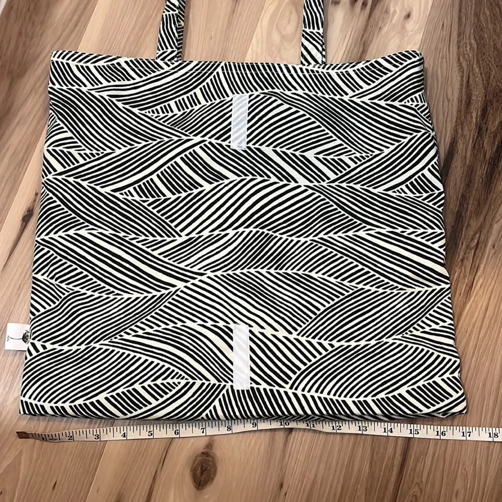 🌺Aloha foldable reversible lined tote - Picture 7 of 9